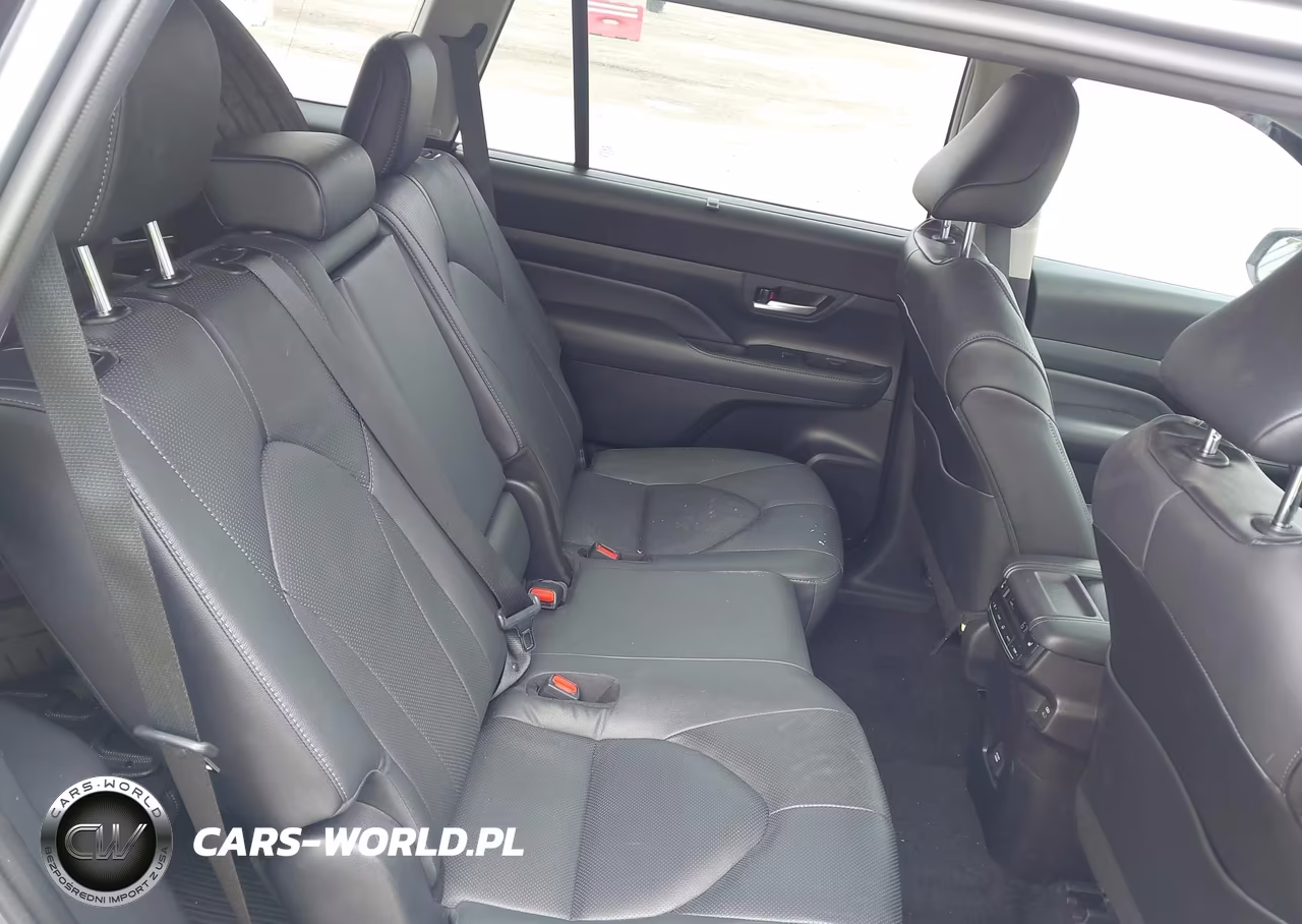 2026 Toyota Grand Highlander Hybrid Limited VIN:5TDACAB50TS070285 - 8