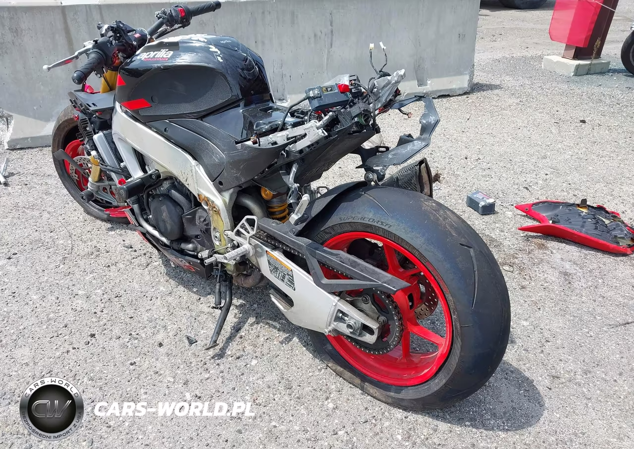 2021 Aprilia Tuono V4 1100 Factory VIN:ZD4KZUB05MS000089 - 3
