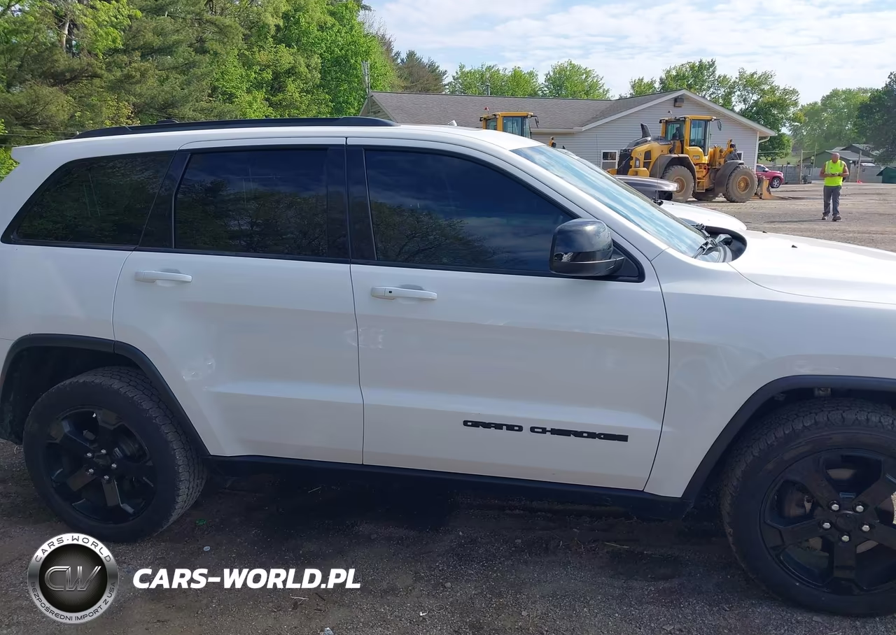 2019 Jeep Grand Cherokee Upland 4X4 VIN:1C4RJFAG8KC775392 - 13