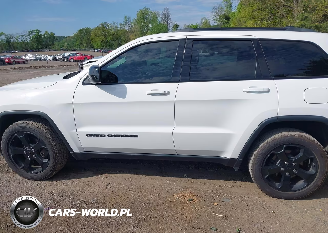 2019 Jeep Grand Cherokee Upland 4X4 VIN:1C4RJFAG8KC775392 - 14