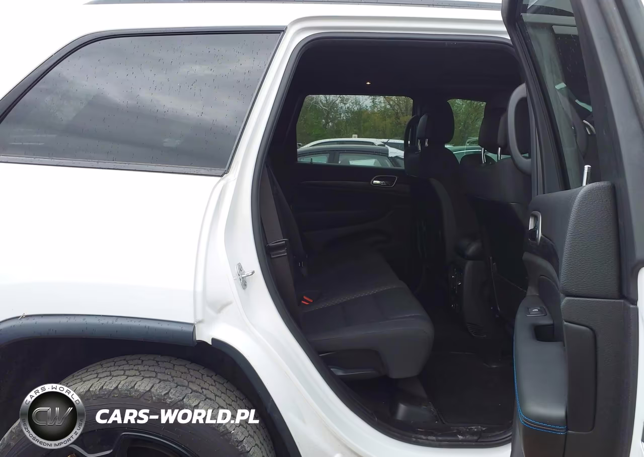 2019 Jeep Grand Cherokee Upland 4X4 VIN:1C4RJFAG8KC775392 - 8