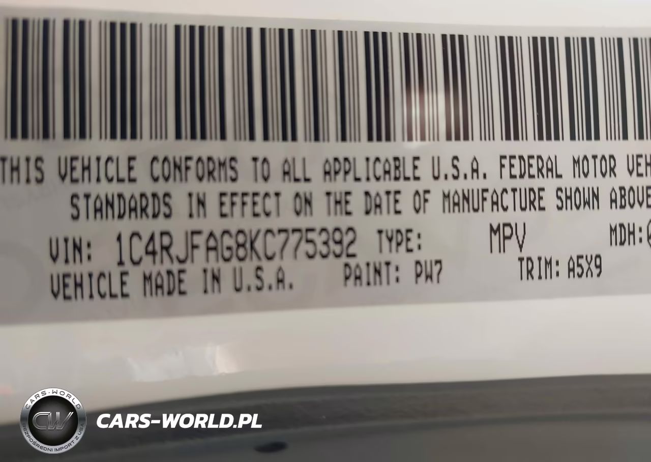 2019 Jeep Grand Cherokee Upland 4X4 VIN:1C4RJFAG8KC775392 - 9