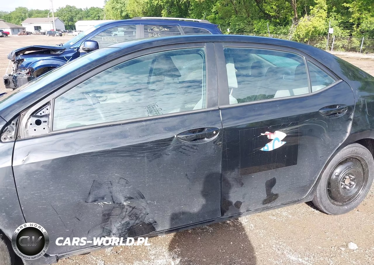 2015 Toyota Corolla Le VIN:5YFBURHE6FP231520 - 14