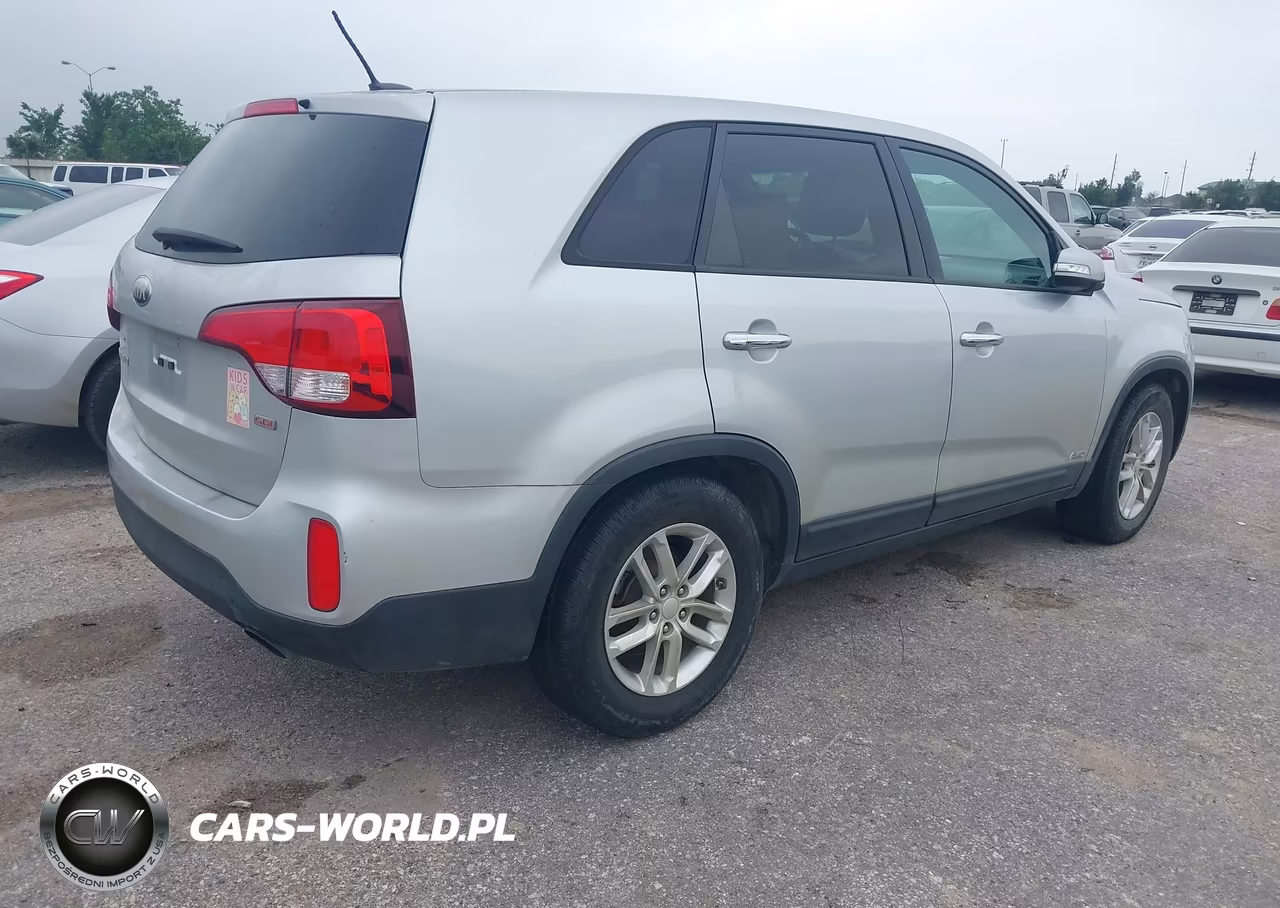 2014 Kia Sorento Lx VIN:5XYKTCA62EG429324 - 4