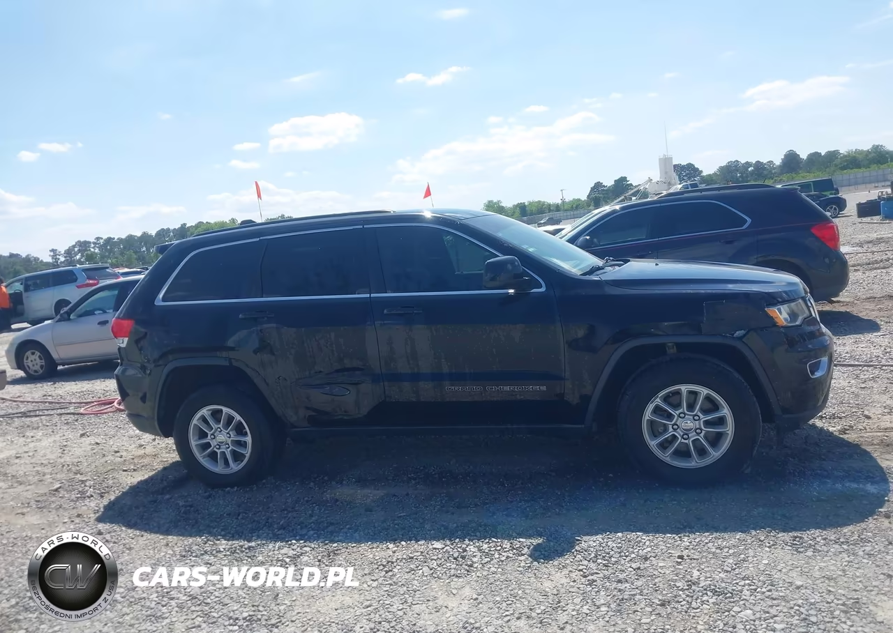 2018 Jeep Grand Cherokee Laredo 4X2 VIN:1C4RJEAG5JC438140 - 13