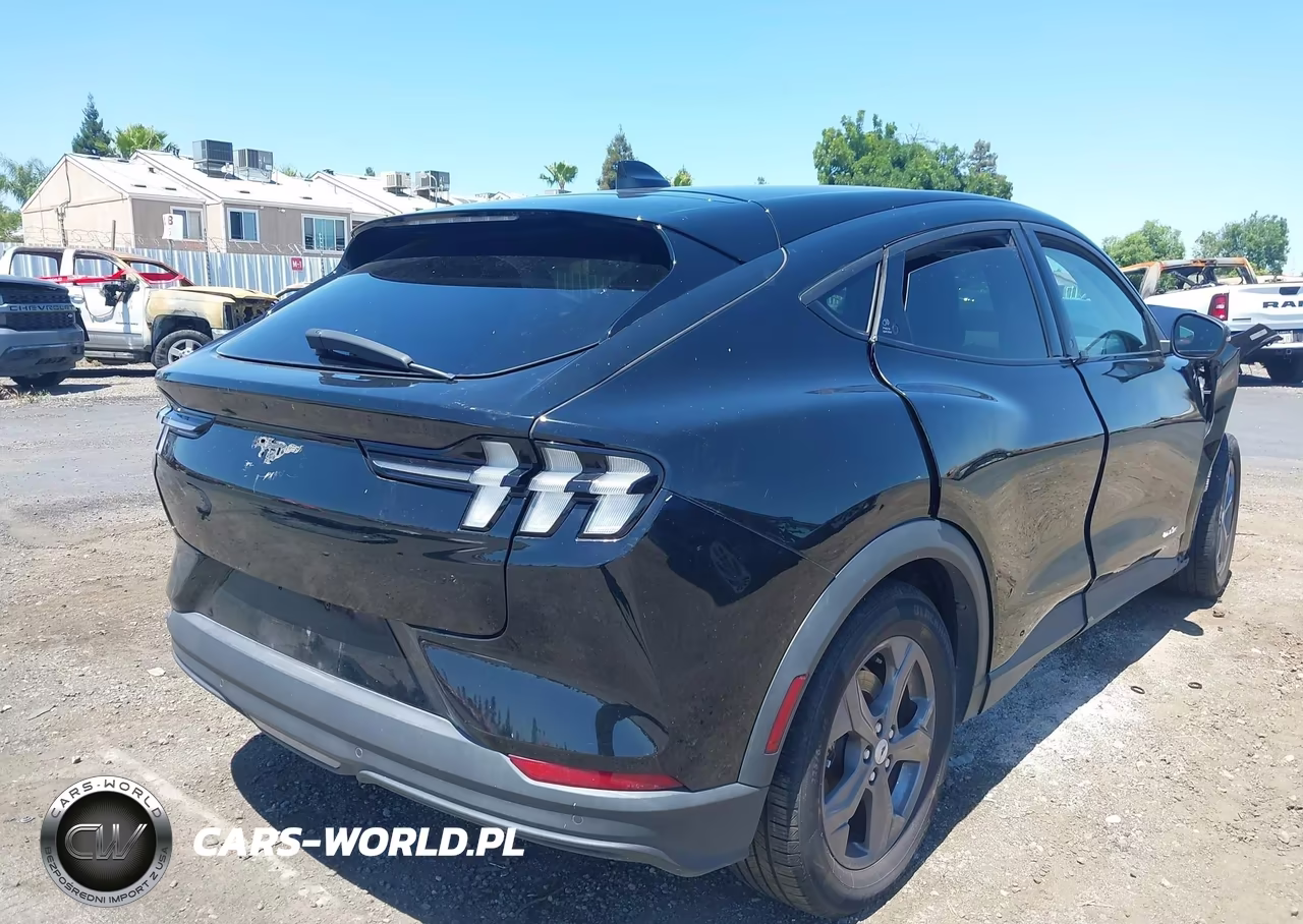 2022 Ford Mustang Mach-E Select VIN:3FMTK1RMXNMA44512 - 4