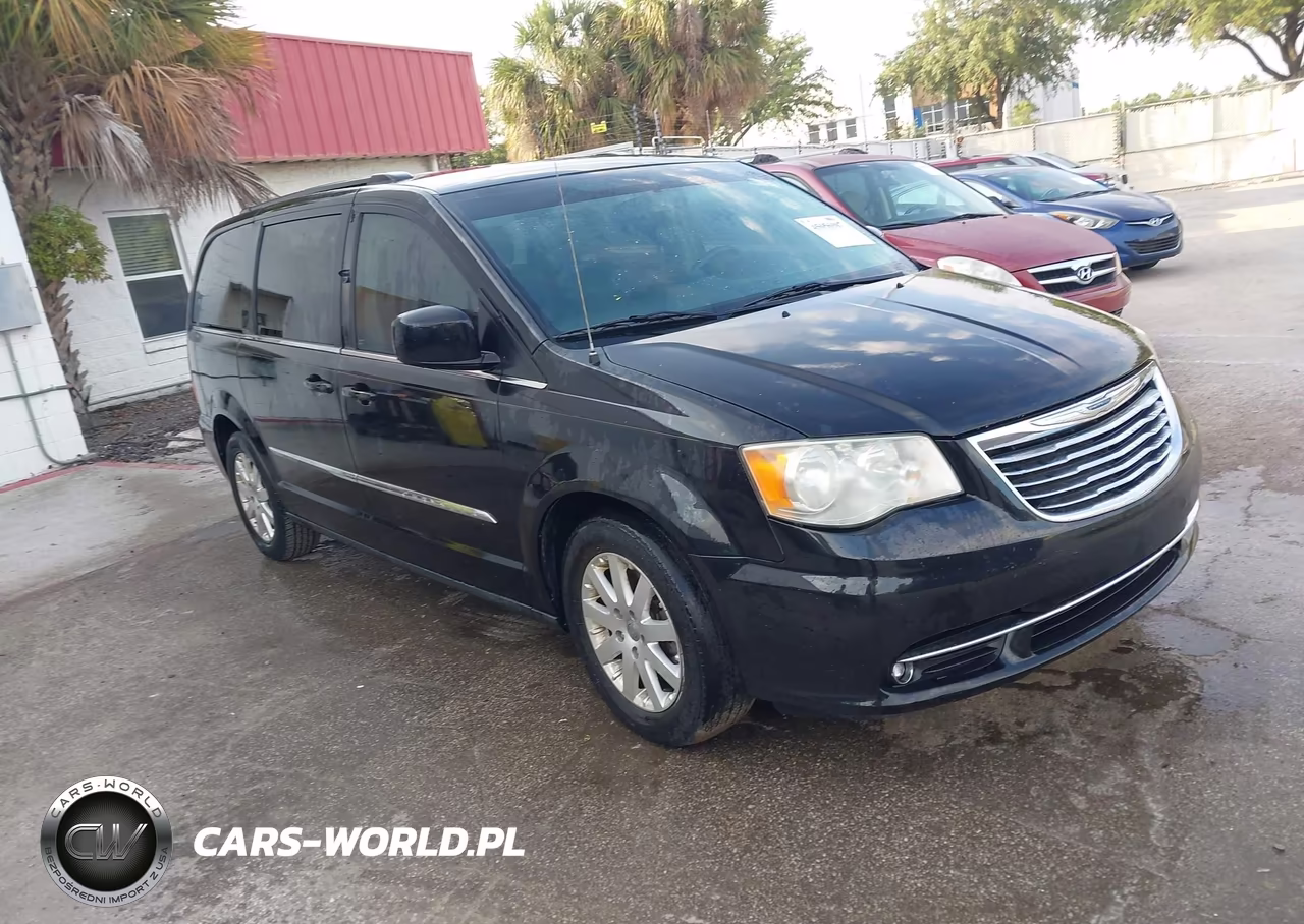 2012 Chrysler Town & Country Touring – zdjęcie 1 z 13