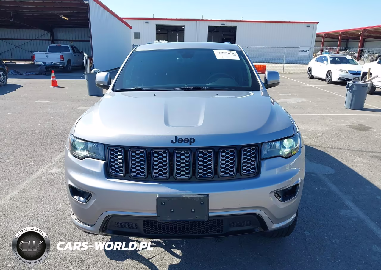 2017 Jeep Grand Cherokee Altitude 4X4 VIN:1C4RJFAG9HC753443 - 13