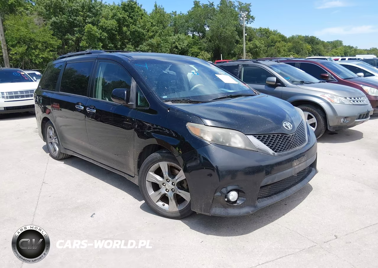 Główne zdjęcie 2014 Toyota Sienna Se 8 Passenger
