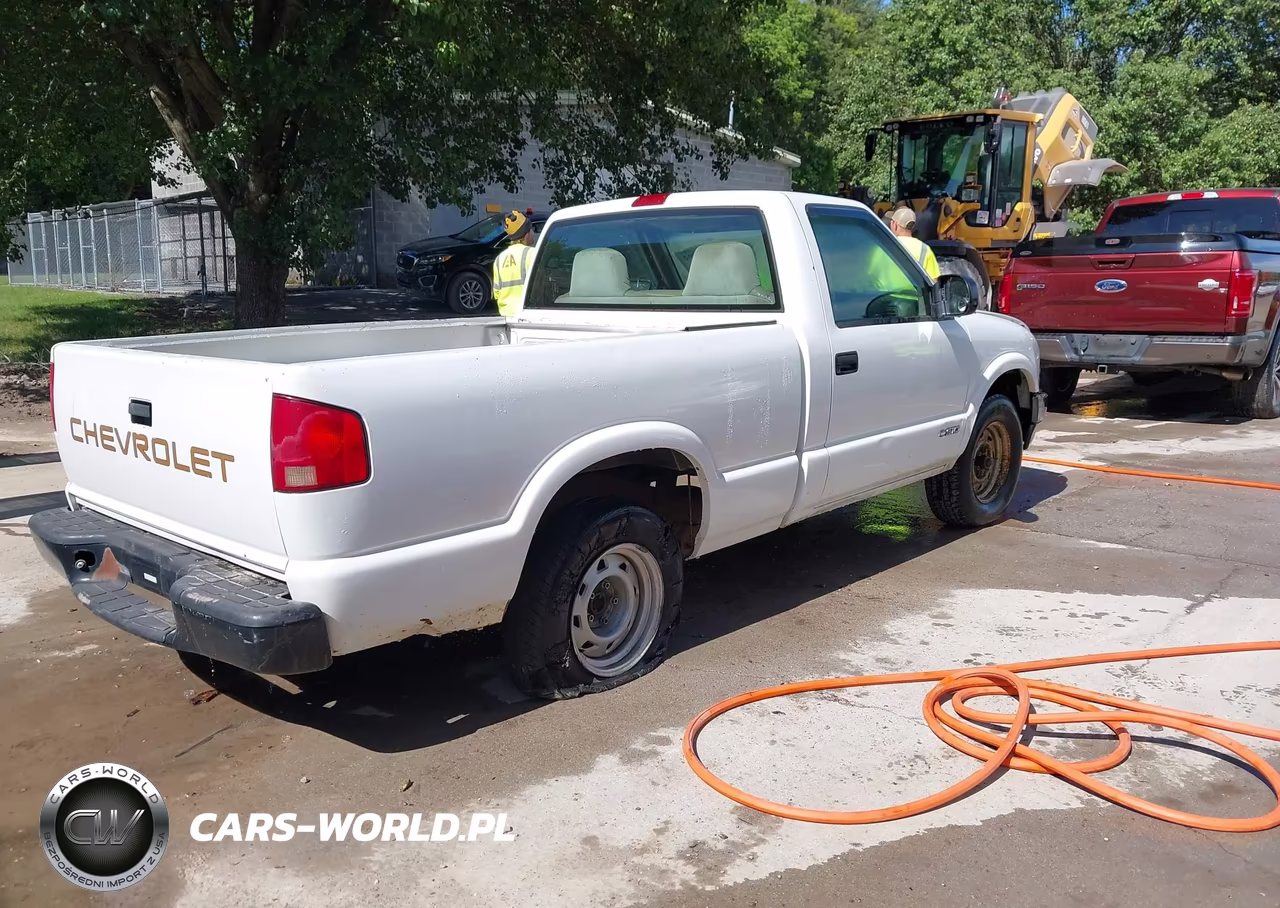 1999 Chevrolet S-10 VIN:1GCCS1446XK117090 - 4