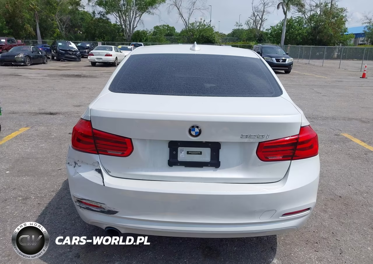 2018 BMW 320I VIN:WBA8A9C59JAH12143 - 16