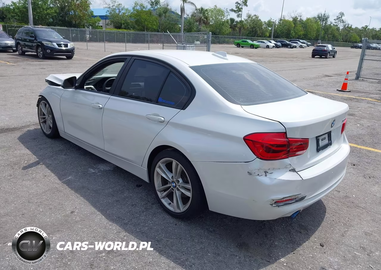 2018 BMW 320I VIN:WBA8A9C59JAH12143 - 3