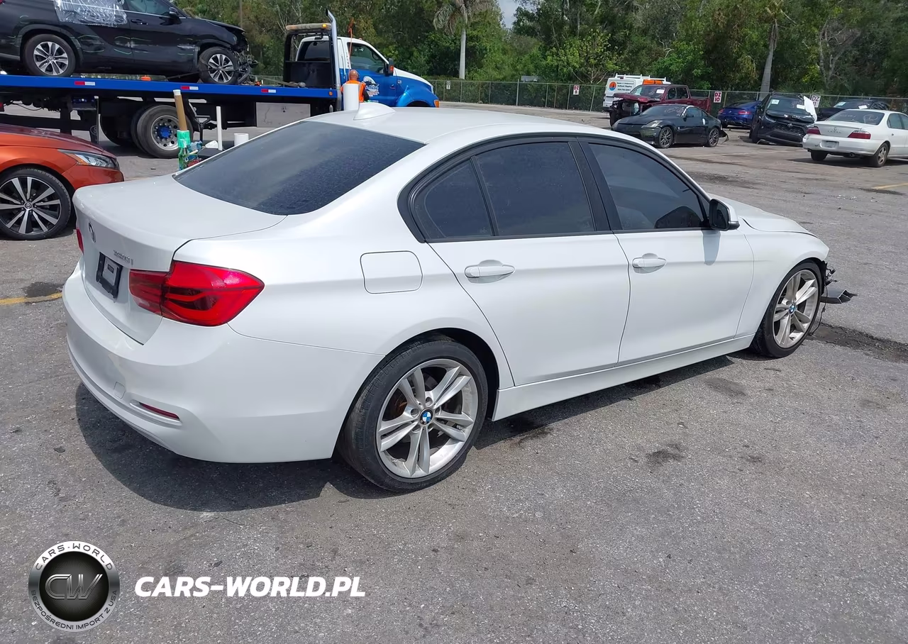 2018 BMW 320I VIN:WBA8A9C59JAH12143 - 4