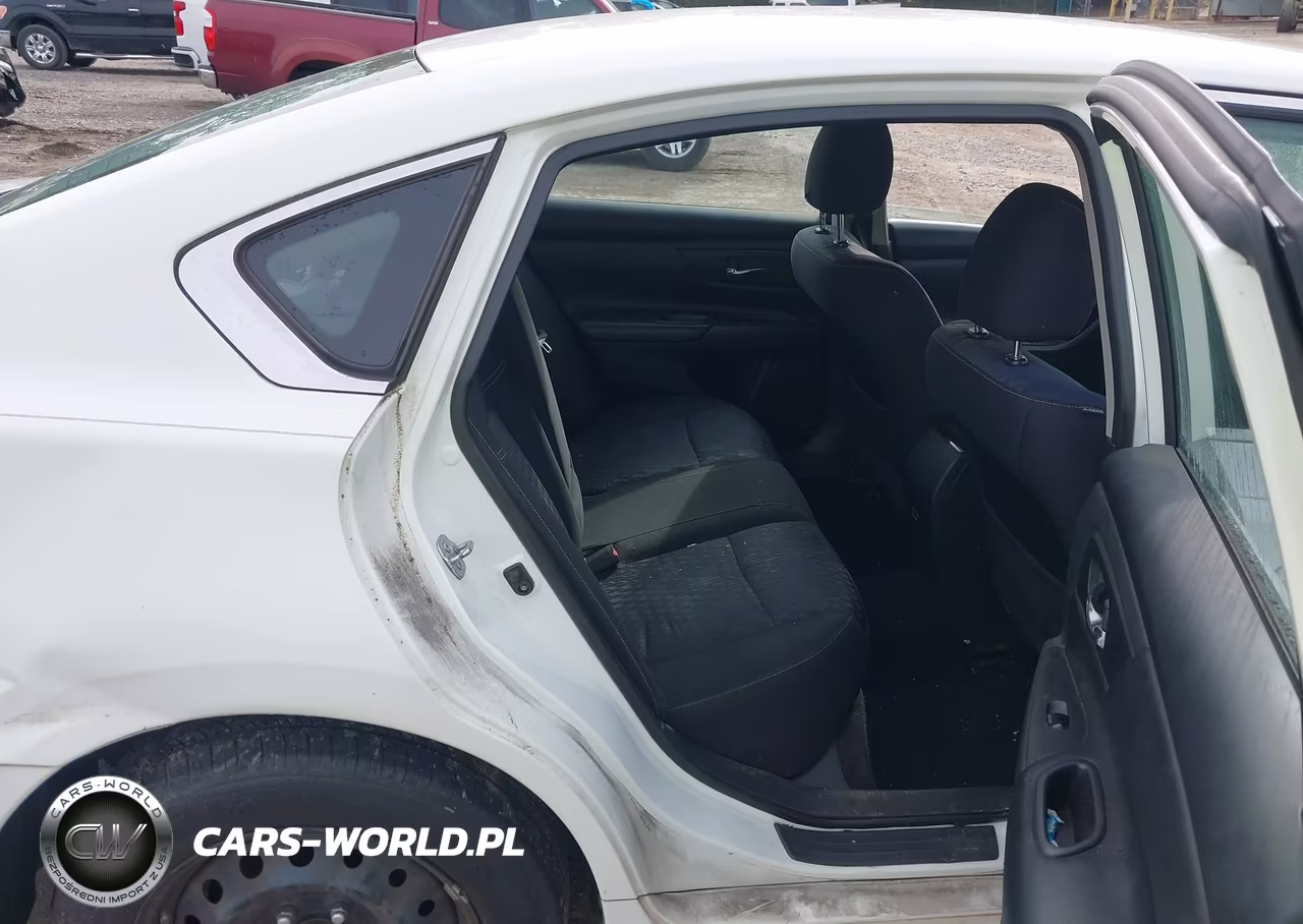 2018 Nissan Altima 2.5 S VIN:1N4AL3AP0JC279755 - 8
