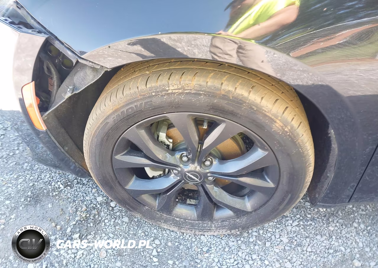 2020 Chrysler Pacifica Touring VIN:2C4RC1FG0LR150001 - 12
