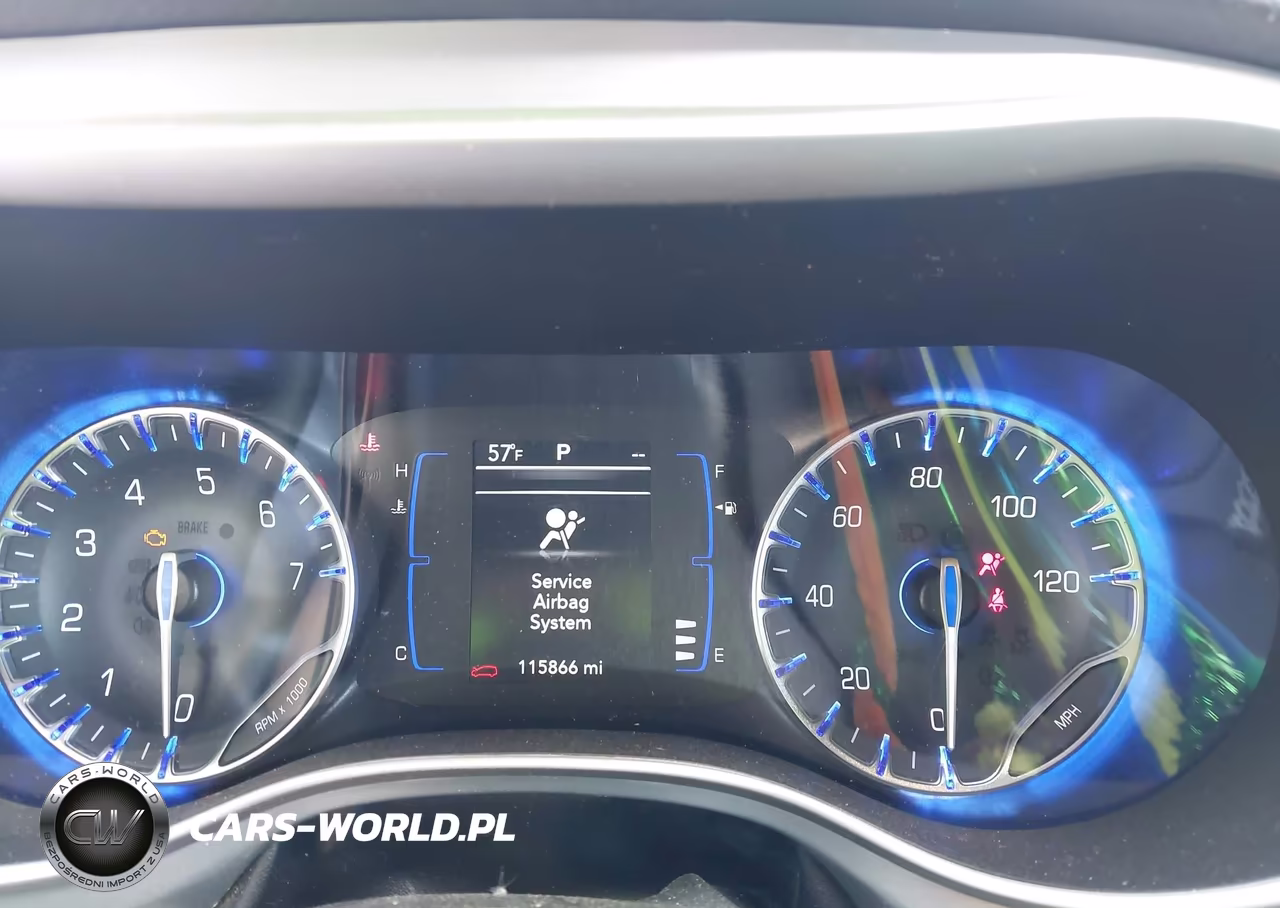 2020 Chrysler Pacifica Touring VIN:2C4RC1FG0LR150001 - 7