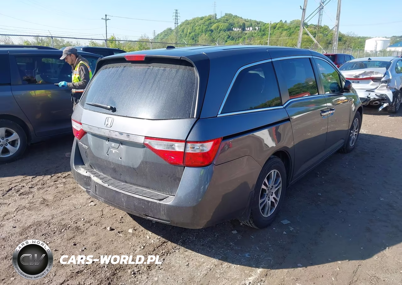 2013 Honda Odyssey Ex-L VIN:5FNRL5H68DB029550 - 4