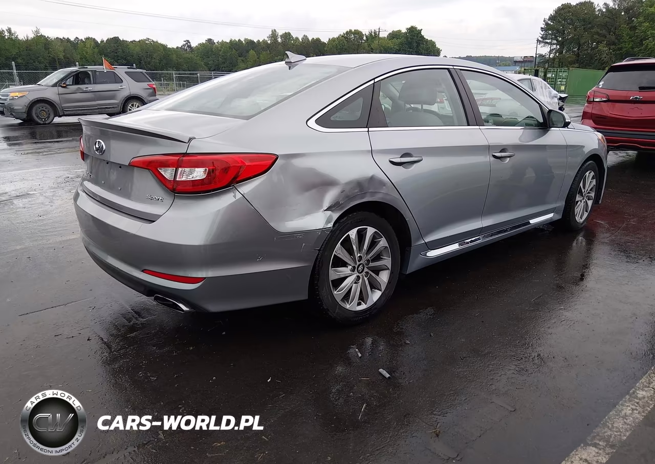 2015 Hyundai Sonata Sport VIN:5NPE34AF4FH074900 - 4