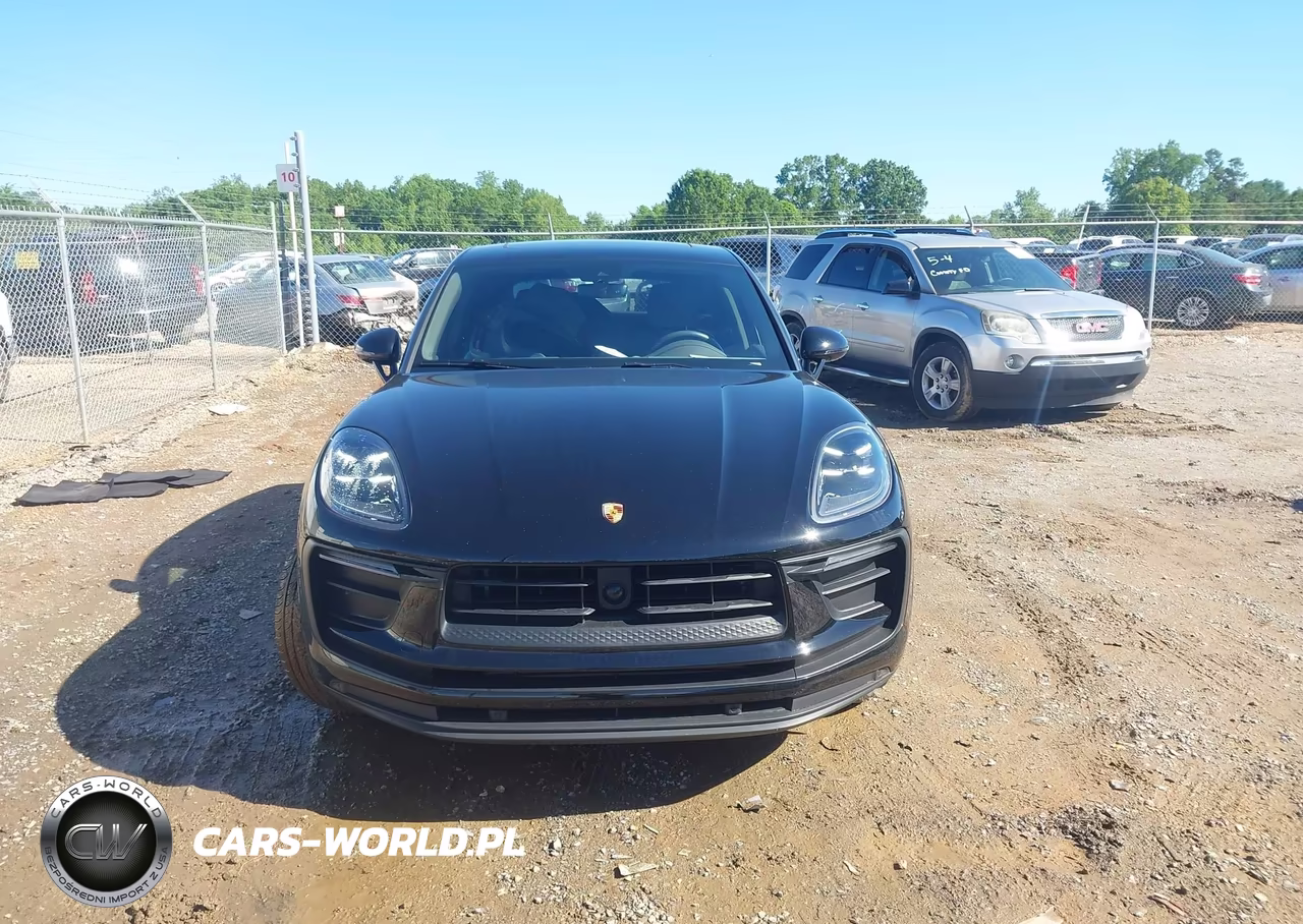2023 Porsche Macan T VIN:WP1AA2A54PLB17594 - 13
