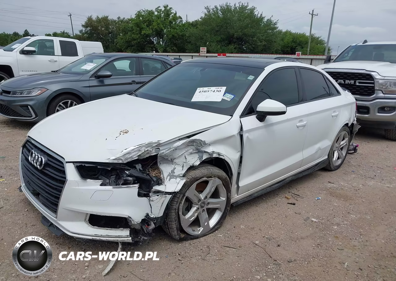 2017 Audi A3 2.0T Premium VIN:WAUAUGFF4H1067300 - 2