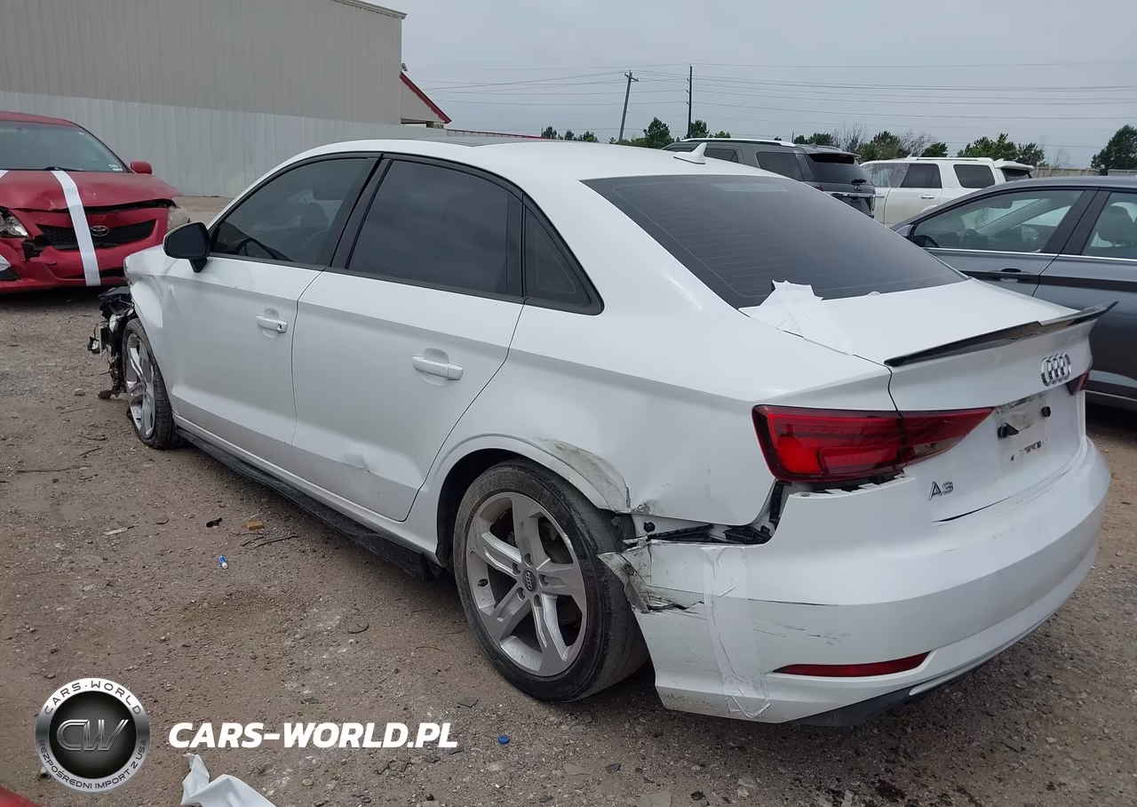 2017 Audi A3 2.0T Premium VIN:WAUAUGFF4H1067300 - 3