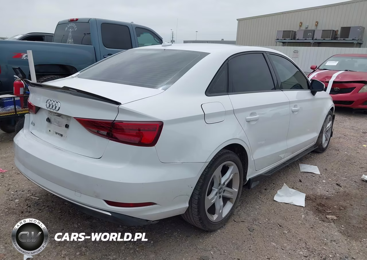 2017 Audi A3 2.0T Premium VIN:WAUAUGFF4H1067300 - 4
