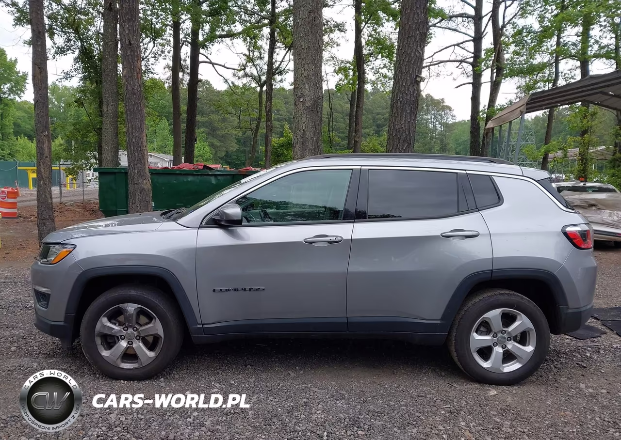 2019 Jeep Compass Latitude 4X4 VIN:3C4NJDBB8KT659197 - 14