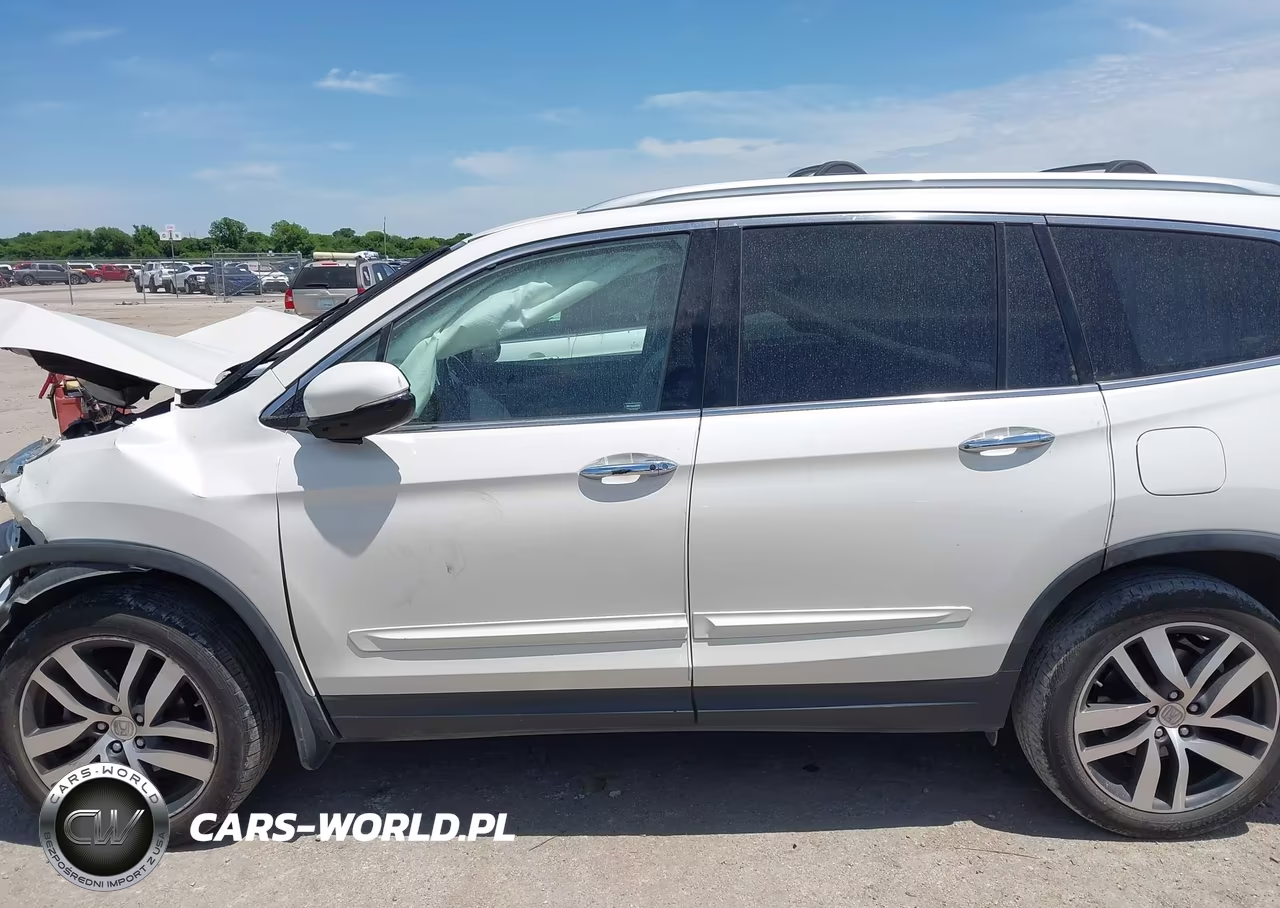 2016 Honda Pilot Touring VIN:5FNYF6H92GB025842 - 14