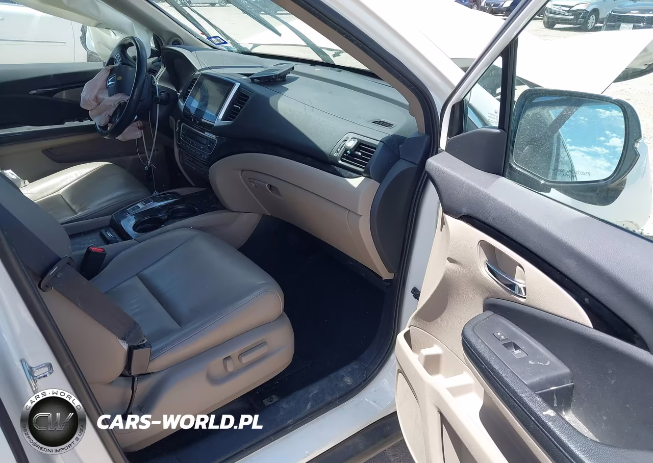 2016 Honda Pilot Touring VIN:5FNYF6H92GB025842 - 5