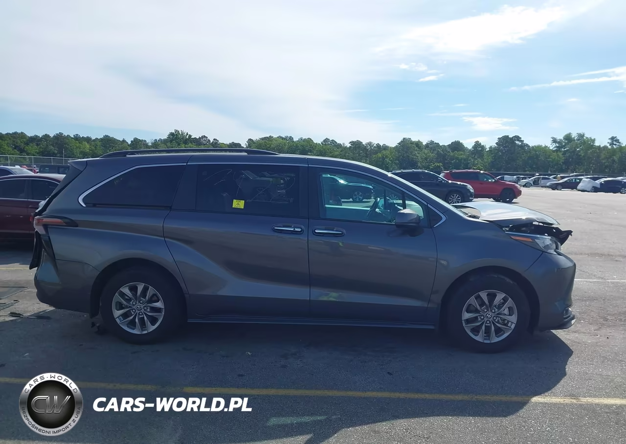 2025 Toyota Sienna Xle VIN:5TDYRKEC1SS225583 - 13
