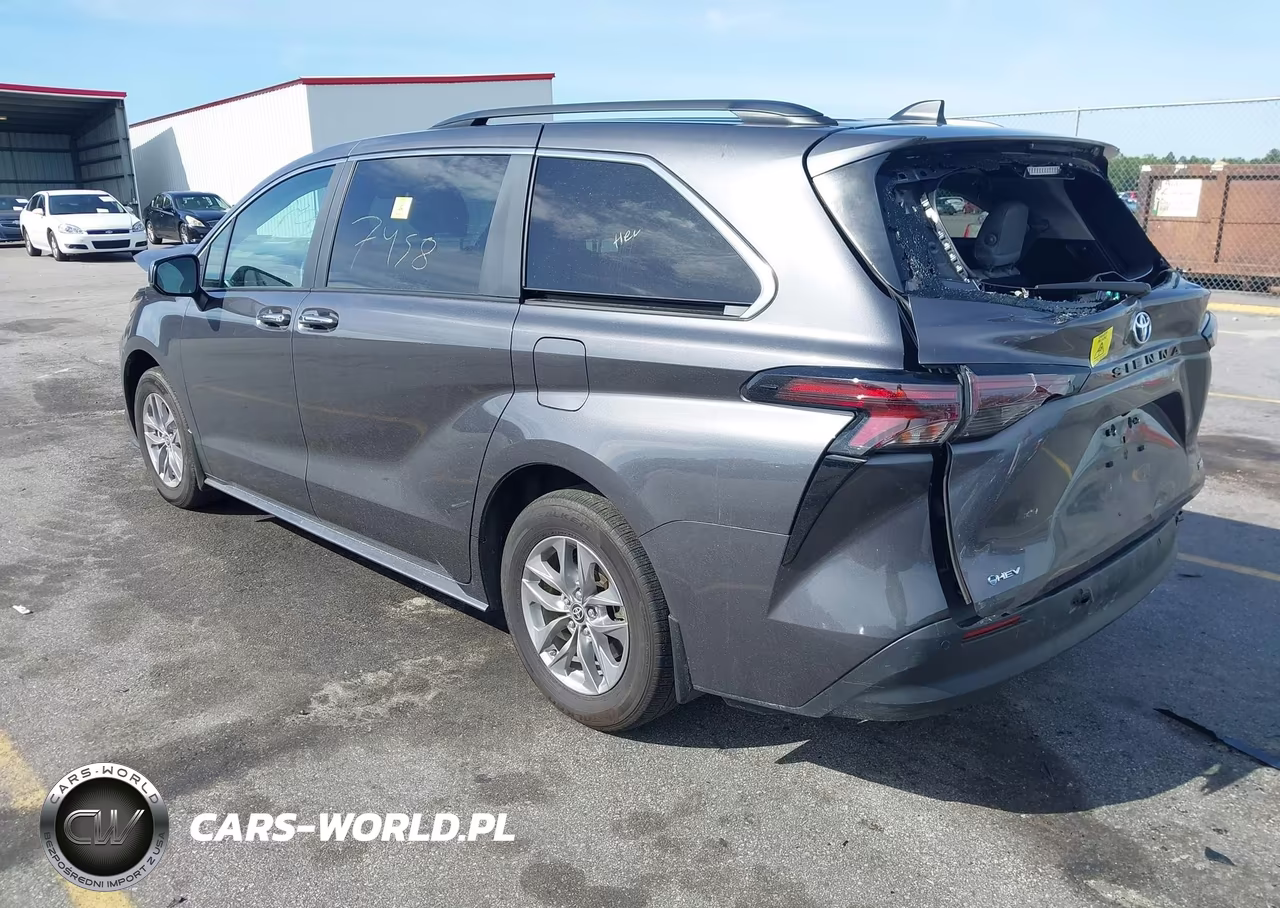 2025 Toyota Sienna Xle VIN:5TDYRKEC1SS225583 - 3