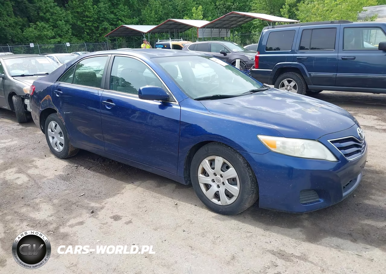 2010 Toyota Camry Le – zdjęcie 1 z 16