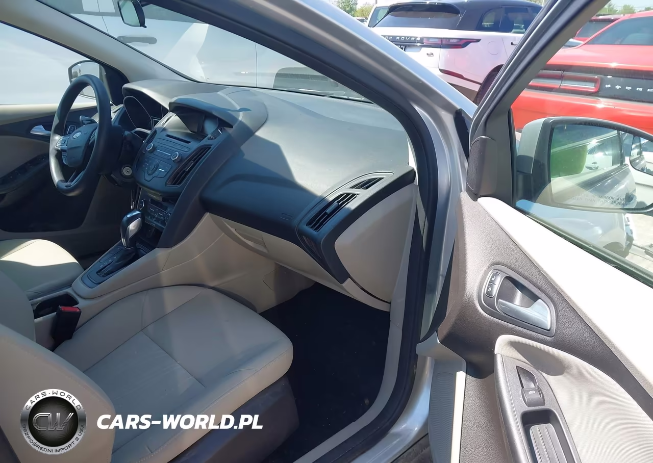 2016 Ford Focus Se VIN:1FADP3FE5GL287707 - 5