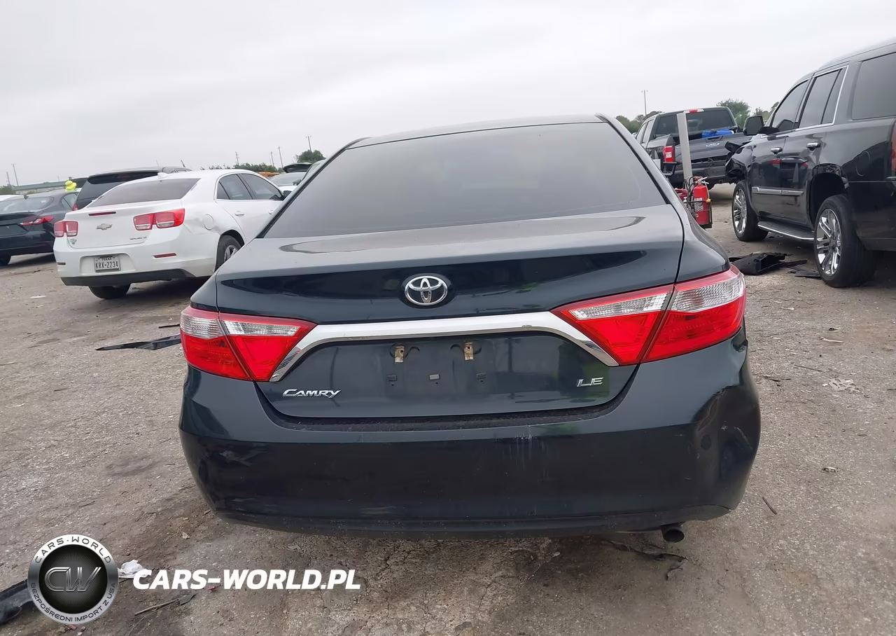 2015 Toyota Camry Le VIN:4T1BF1FK8FU906903 - 17