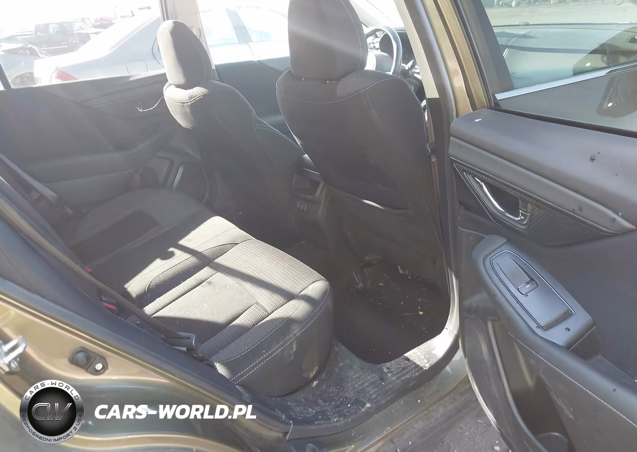 2020 Subaru Outback Premium VIN:4S4BTACCXL3208297 - 8