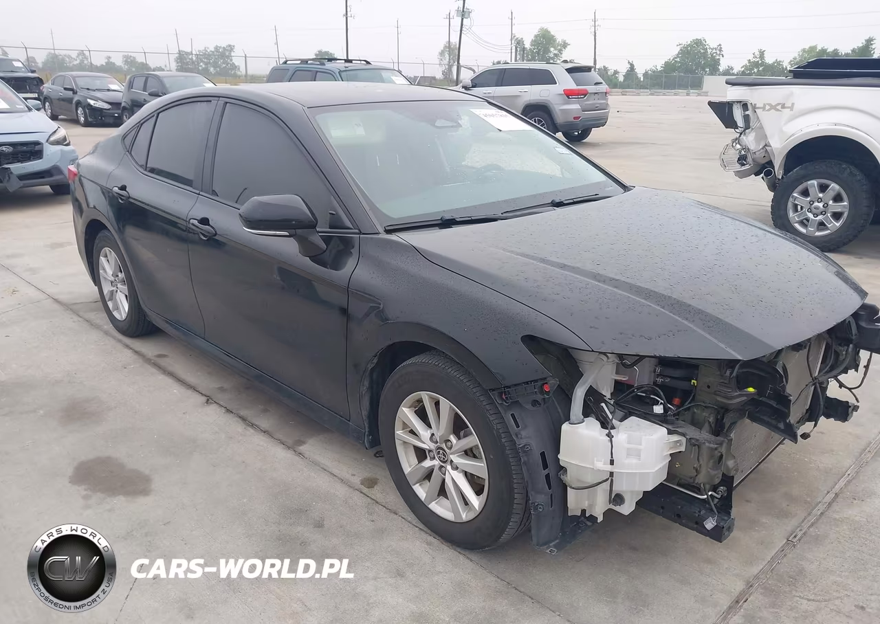 2025 Toyota Camry Le – zdjęcie 1 z 16
