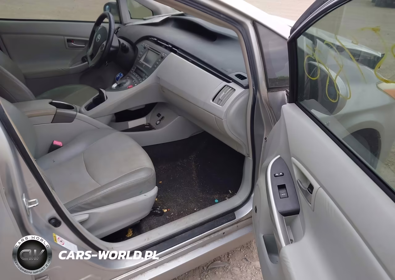 2013 Toyota Prius VIN:JTDKN3DU8D1703449 - 5