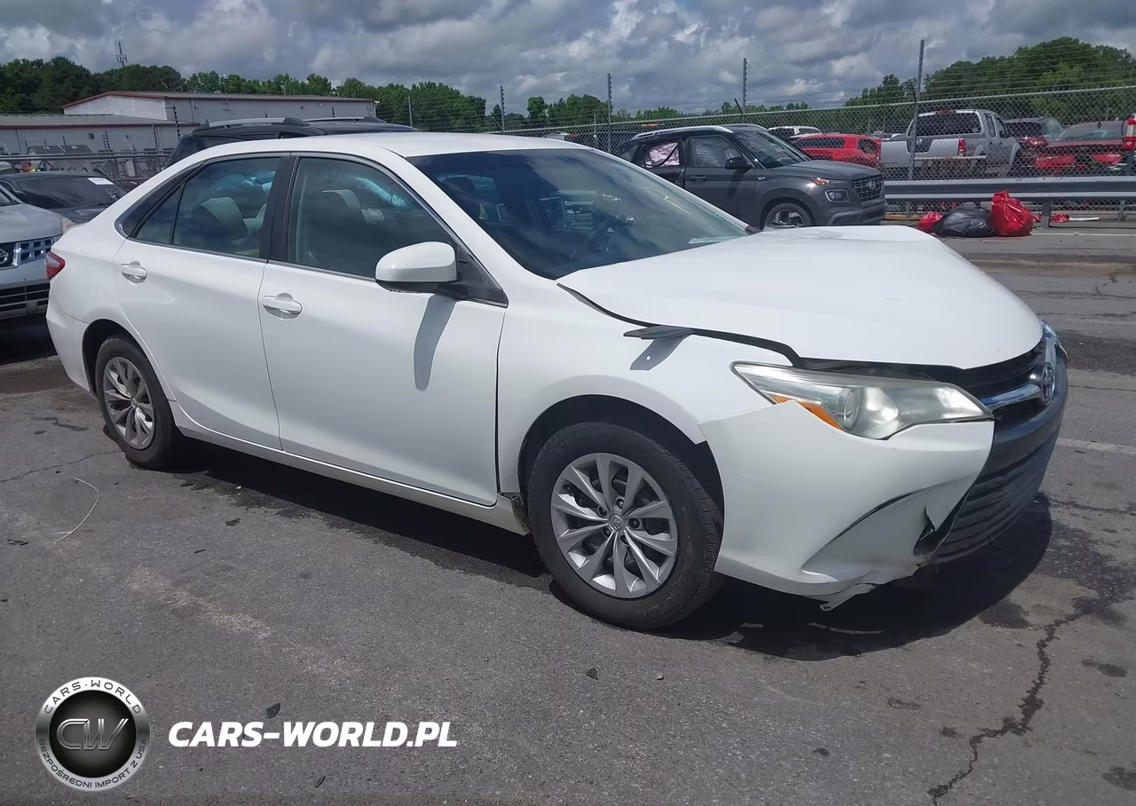 2016 Toyota Camry Le – zdjęcie 1 z 16