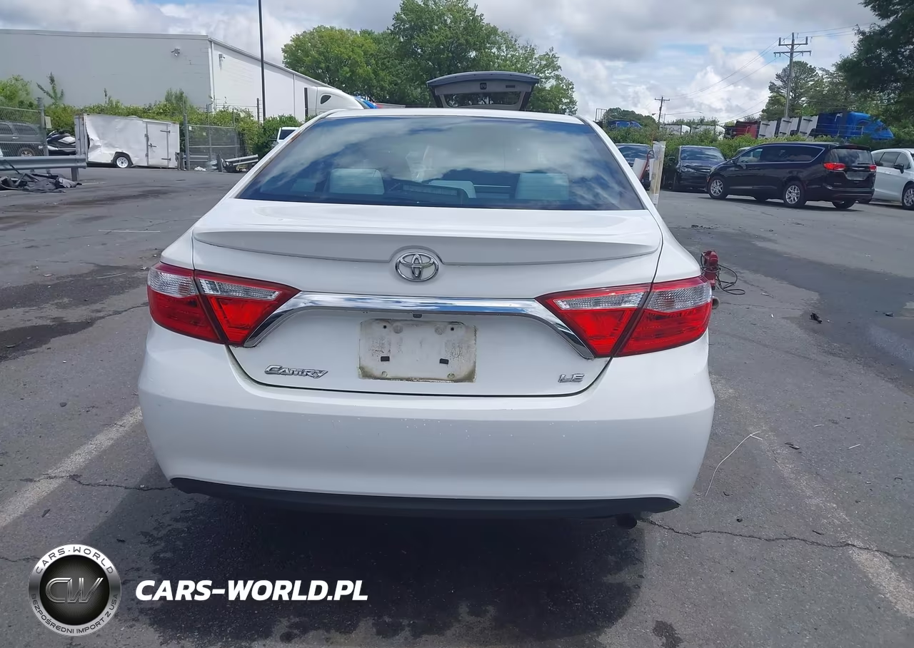 2016 Toyota Camry Le VIN:4T1BF1FK9GU127107 - 16
