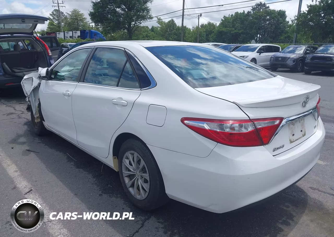 2016 Toyota Camry Le VIN:4T1BF1FK9GU127107 - 3