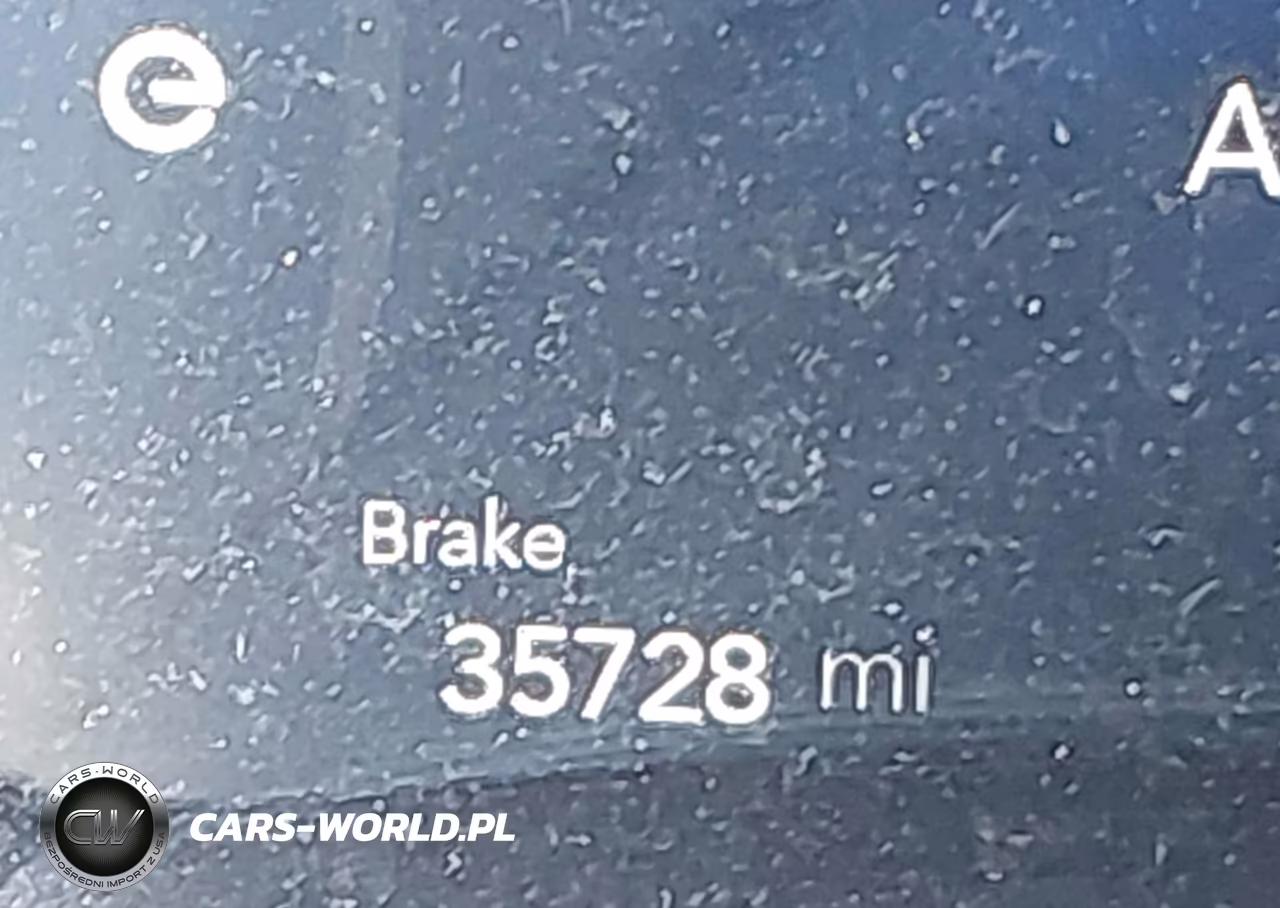 2019 Chrysler Pacifica Hybrid Limited VIN:2C4RC1N7XKR590890 - 16