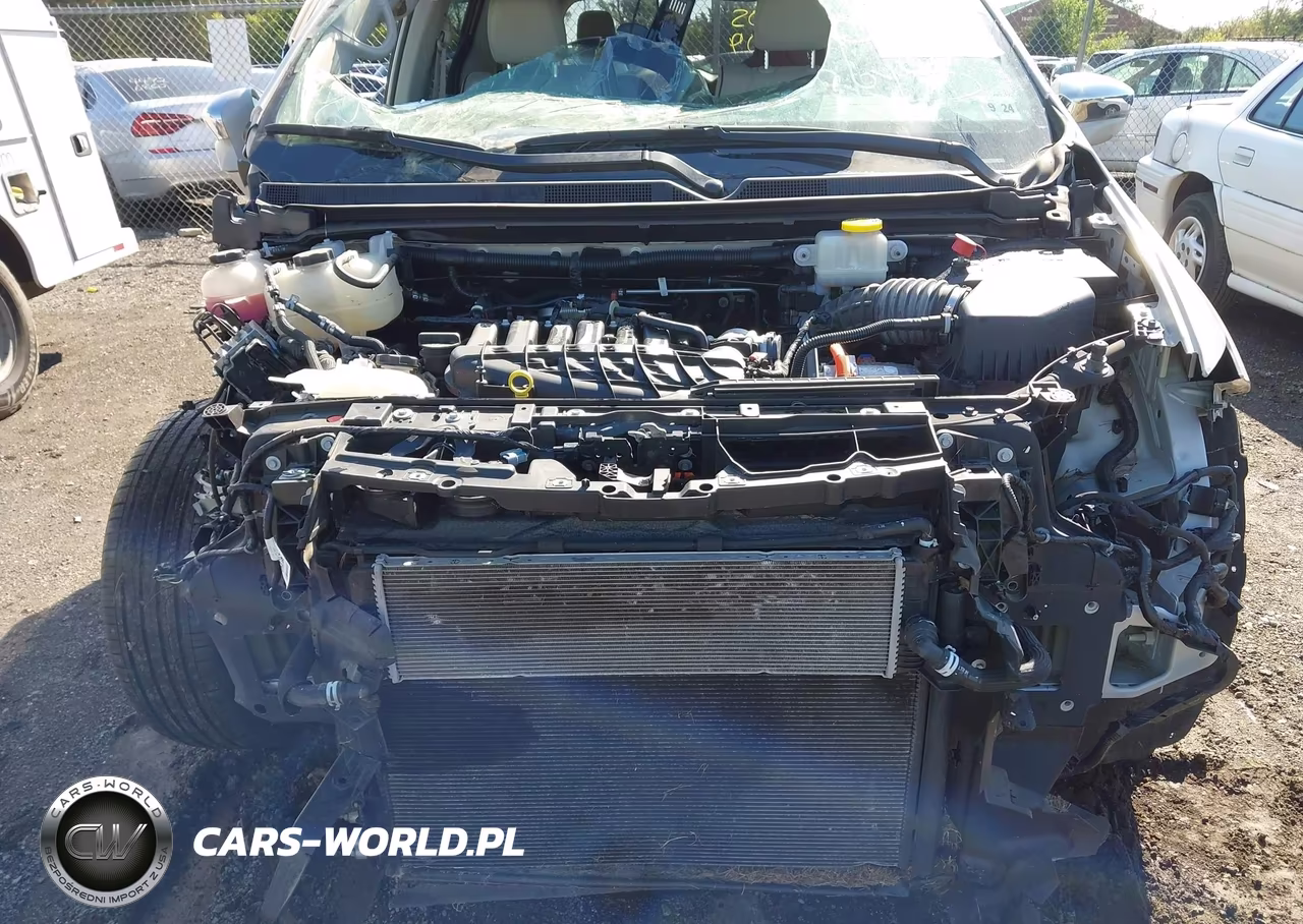 2019 Chrysler Pacifica Hybrid Limited VIN:2C4RC1N7XKR590890 - 18
