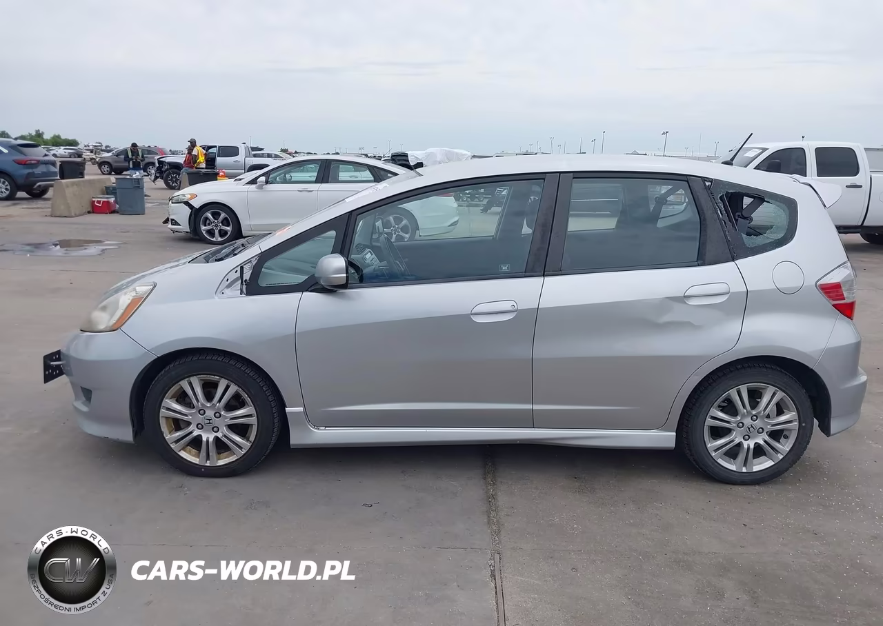 2011 Honda Fit Sport VIN:JHMGE8H59BC017264 - 20