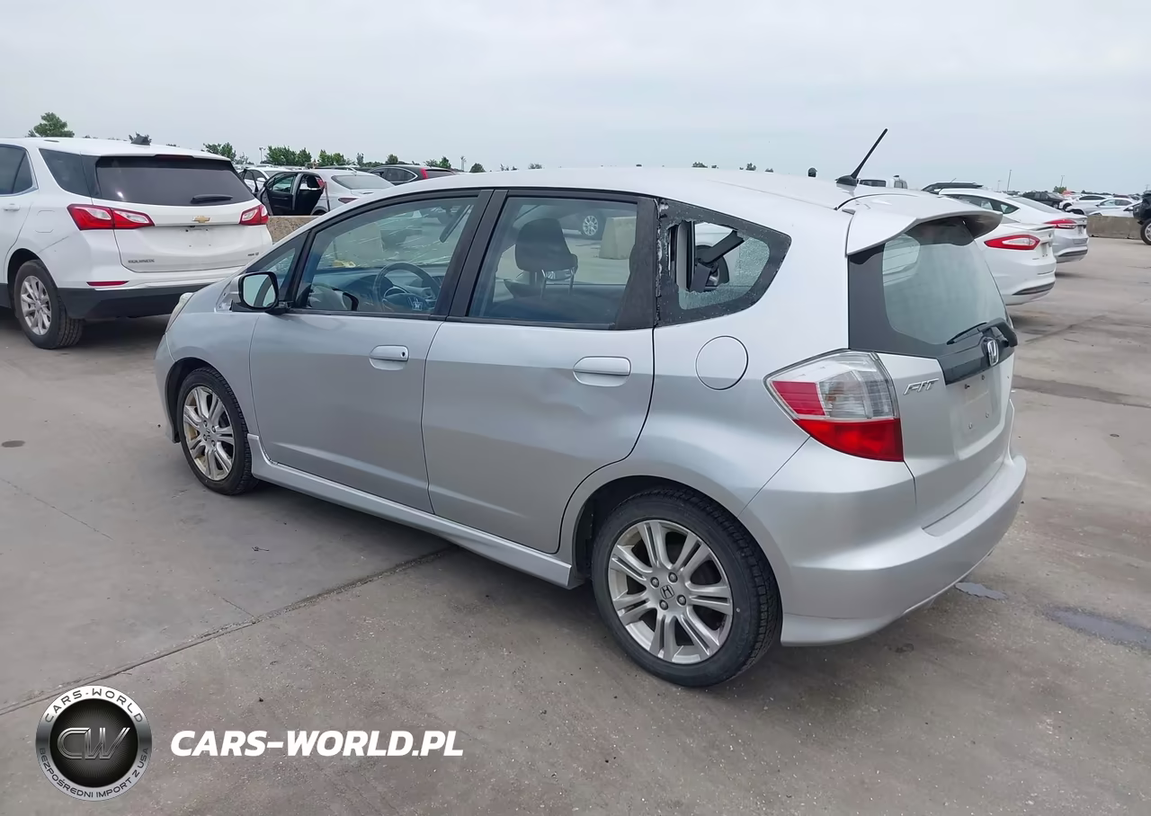 2011 Honda Fit Sport VIN:JHMGE8H59BC017264 - 3