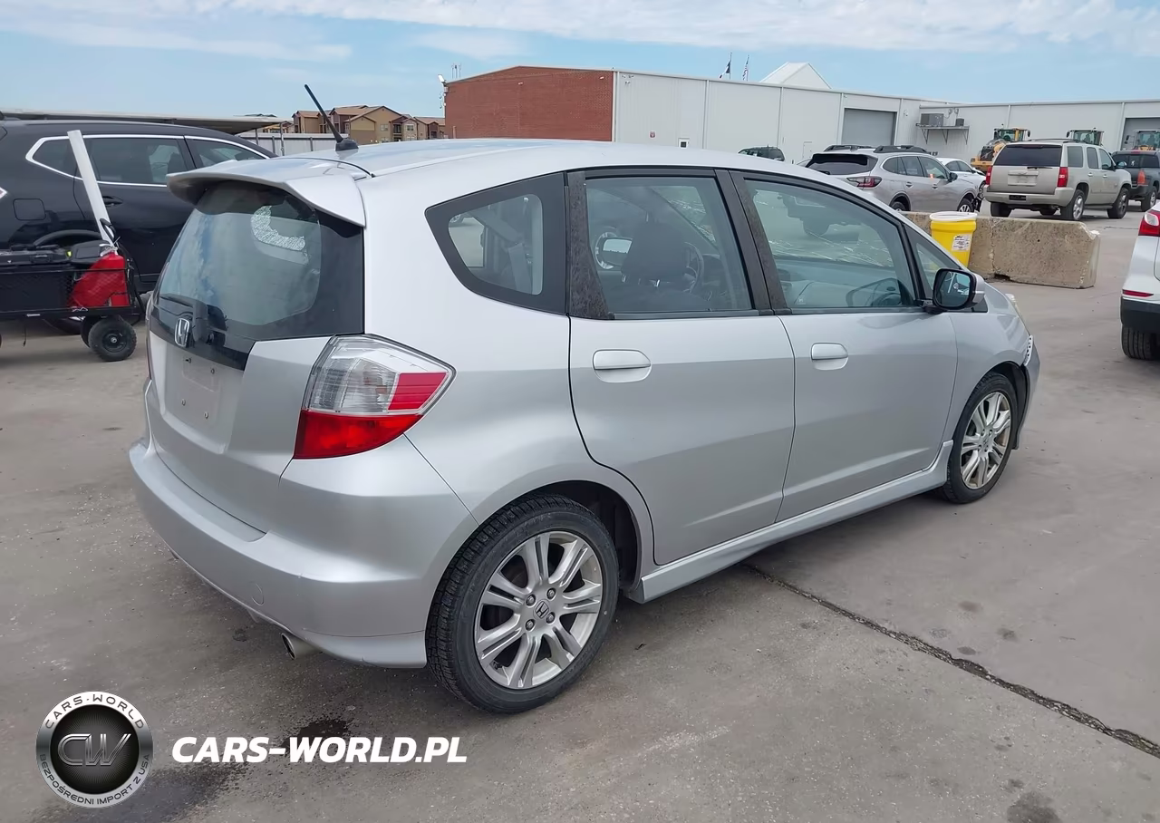 2011 Honda Fit Sport VIN:JHMGE8H59BC017264 - 4