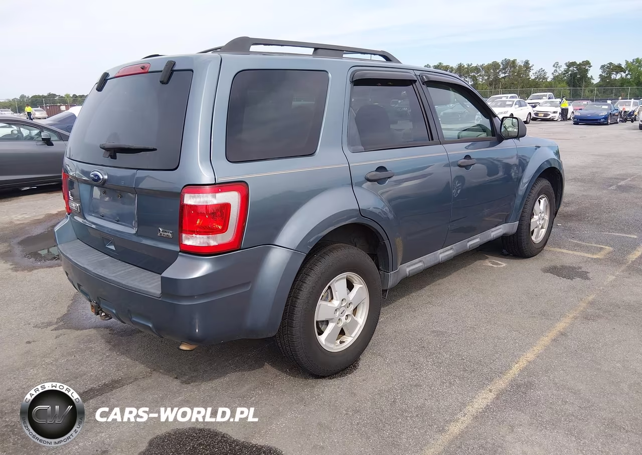 2010 Ford Escape Xlt VIN:1FMCU0DG5AKA94225 - 4