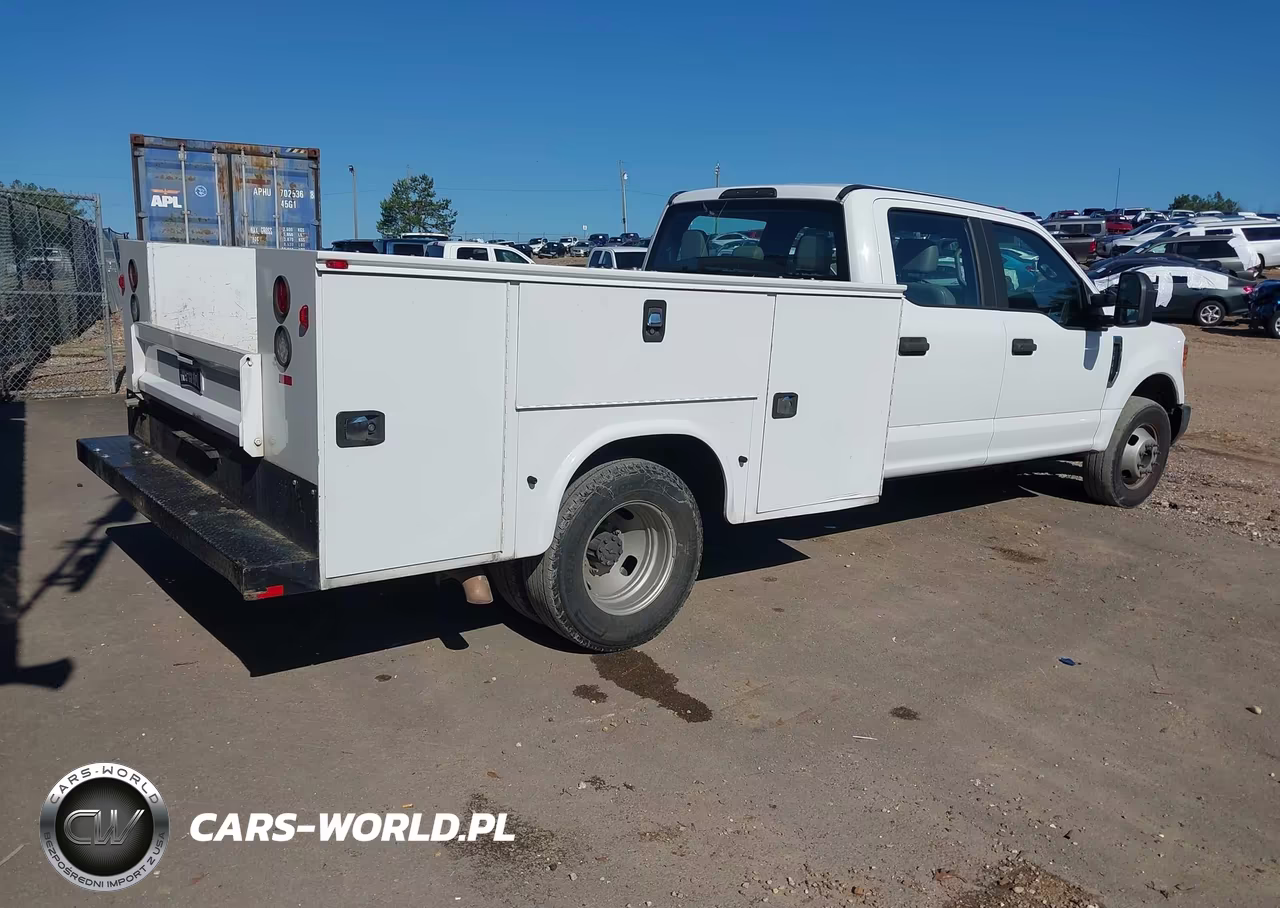 2017 Ford F-350 Chassis Xl VIN:1FD8W3G6XHEE74075 - 4