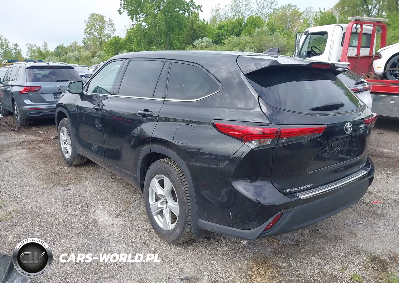 2021 Toyota Highlander Le VIN:5TDBZRBH2MS142052 - 3