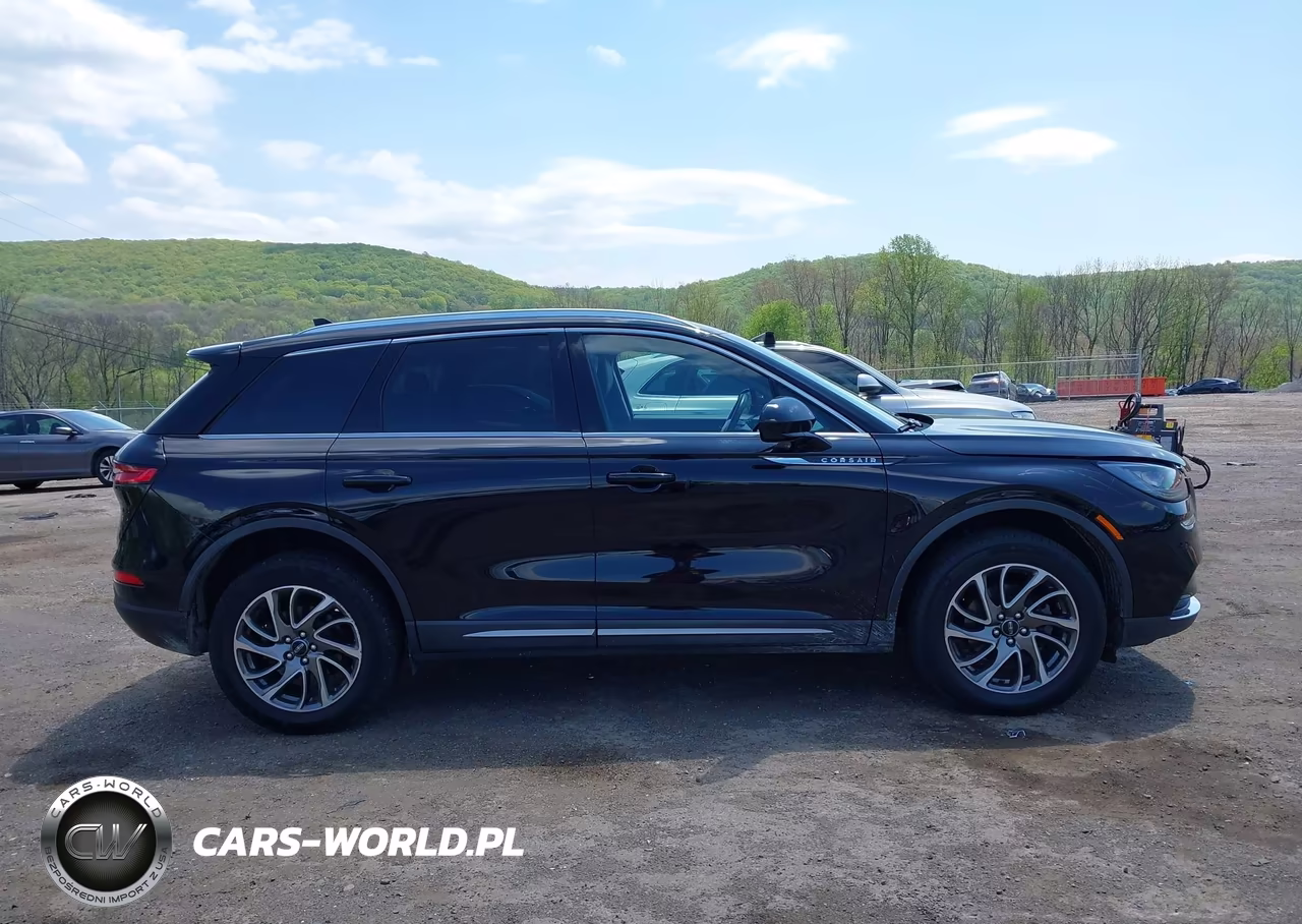2022 Lincoln Corsair Standard VIN:5LMCJ1D90NUL00767 - 13