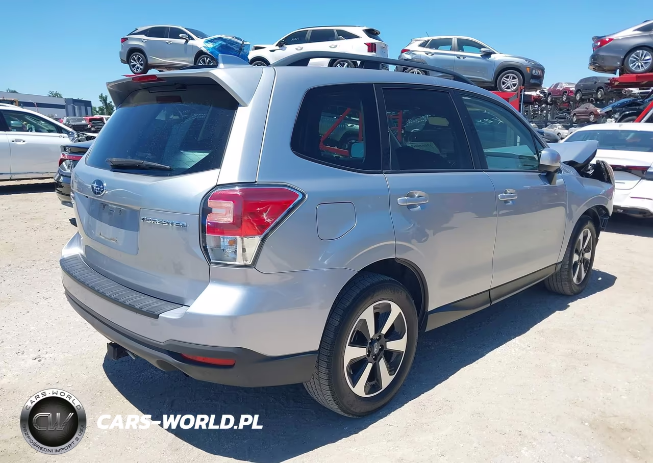 2018 Subaru Forester 2.5I Premium VIN:JF2SJAGC7JH576507 - 4